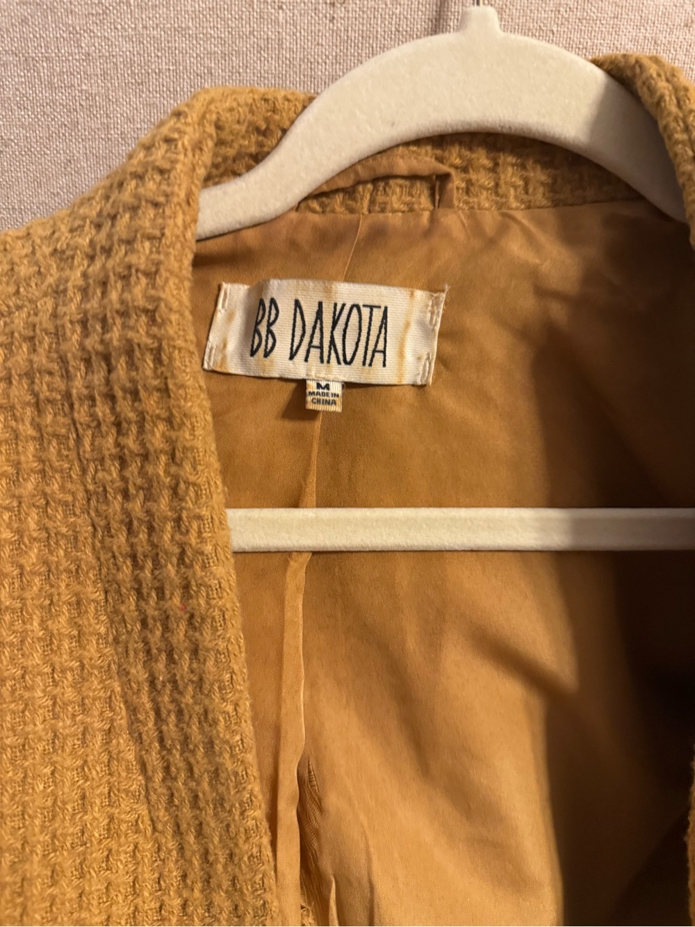BB Dakota Mustard Textured Open-Front Cropped Blazer - Picture 2 of 5